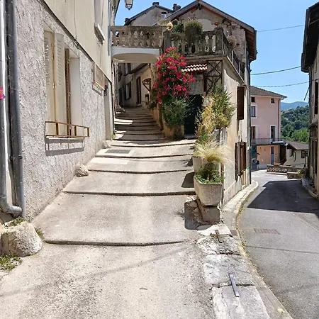 Cosy Avec Vue Sur Le Marche
